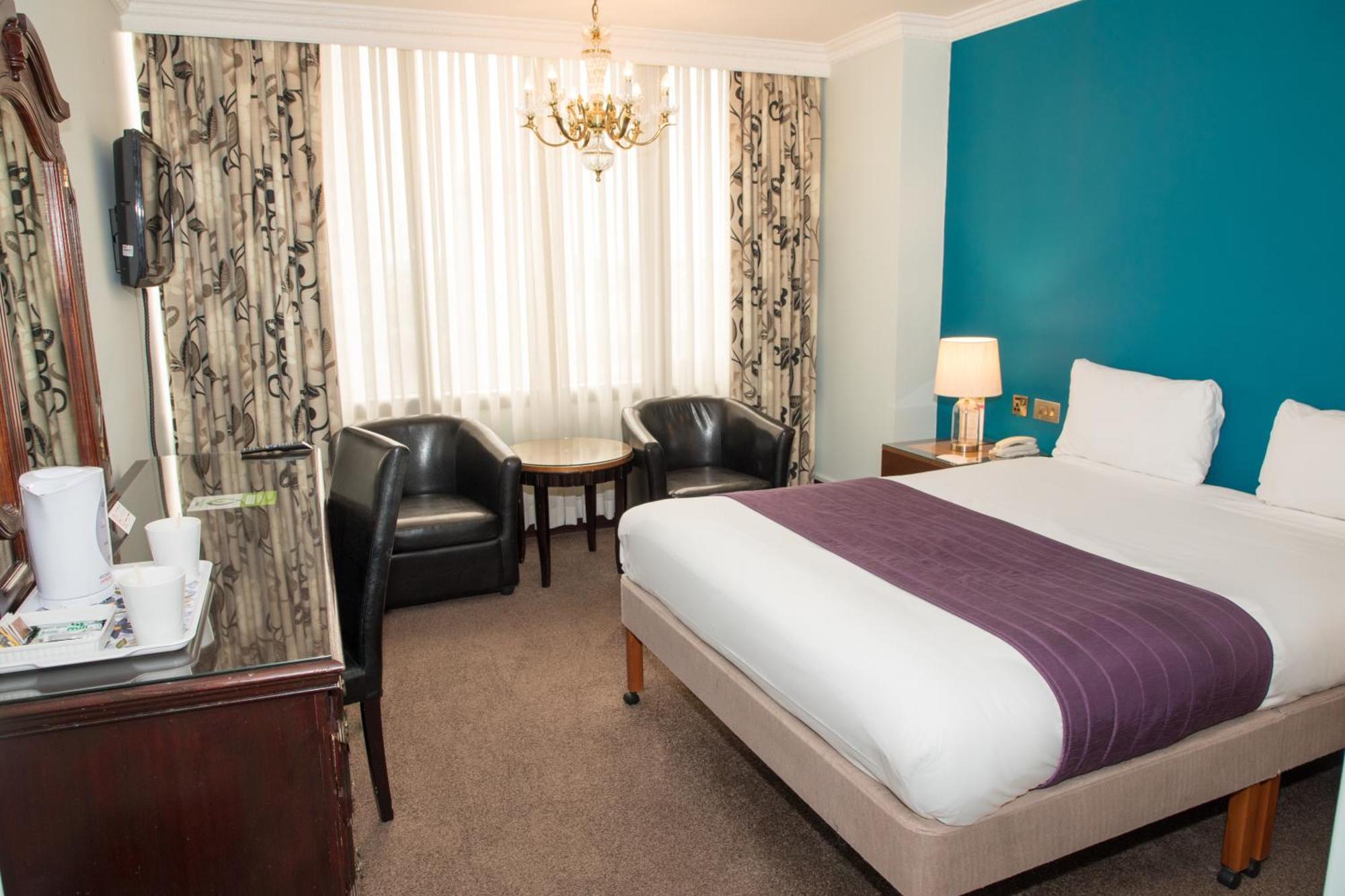 Britannia International Hotel Canary Wharf Londen Buitenkant foto A room at the hotel